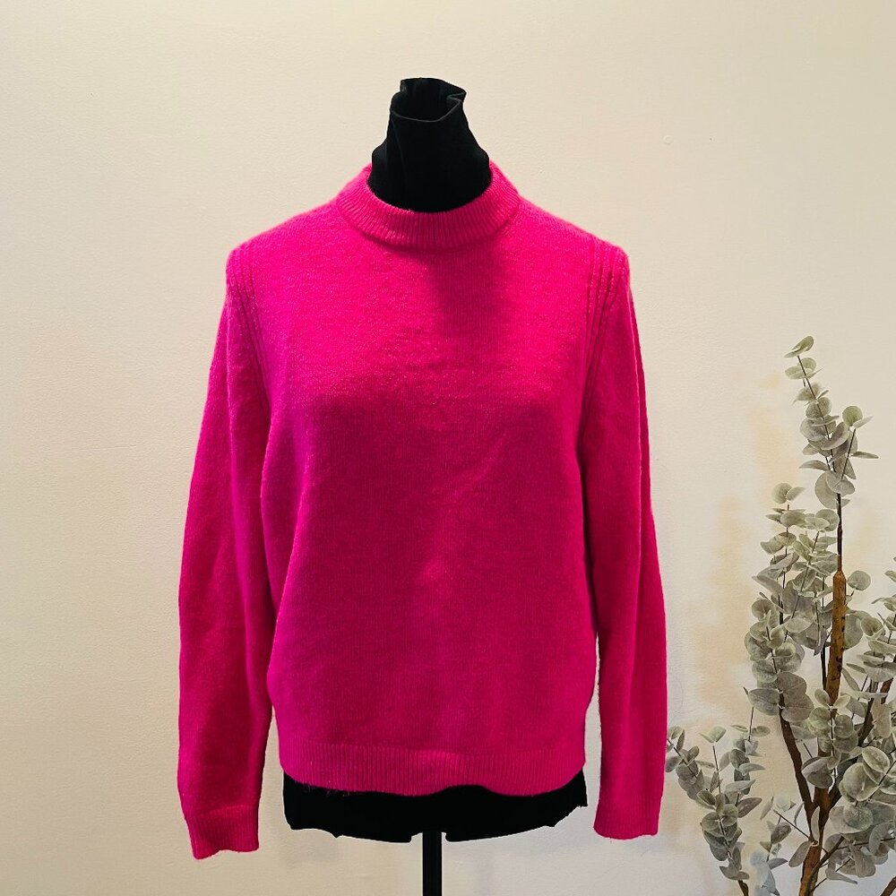 Vibrant Fuchsia Knit Sweater – Soft & Stylish, Size Medium